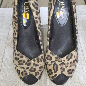 Chaps 6.5 women's leopard print wedge Espadrilles.